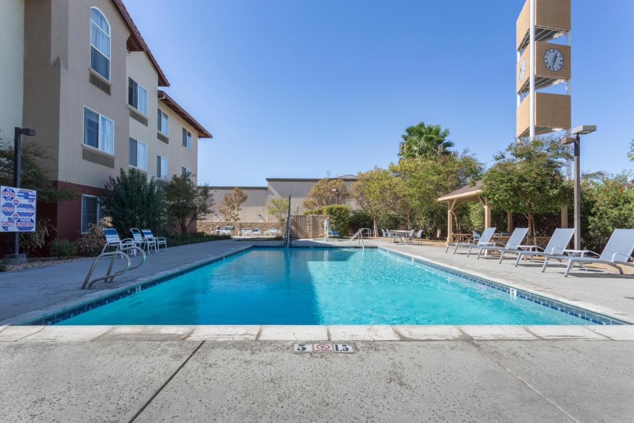 Holiday Inn Express Hotel & Suites Manteca By Ihg Exterior foto