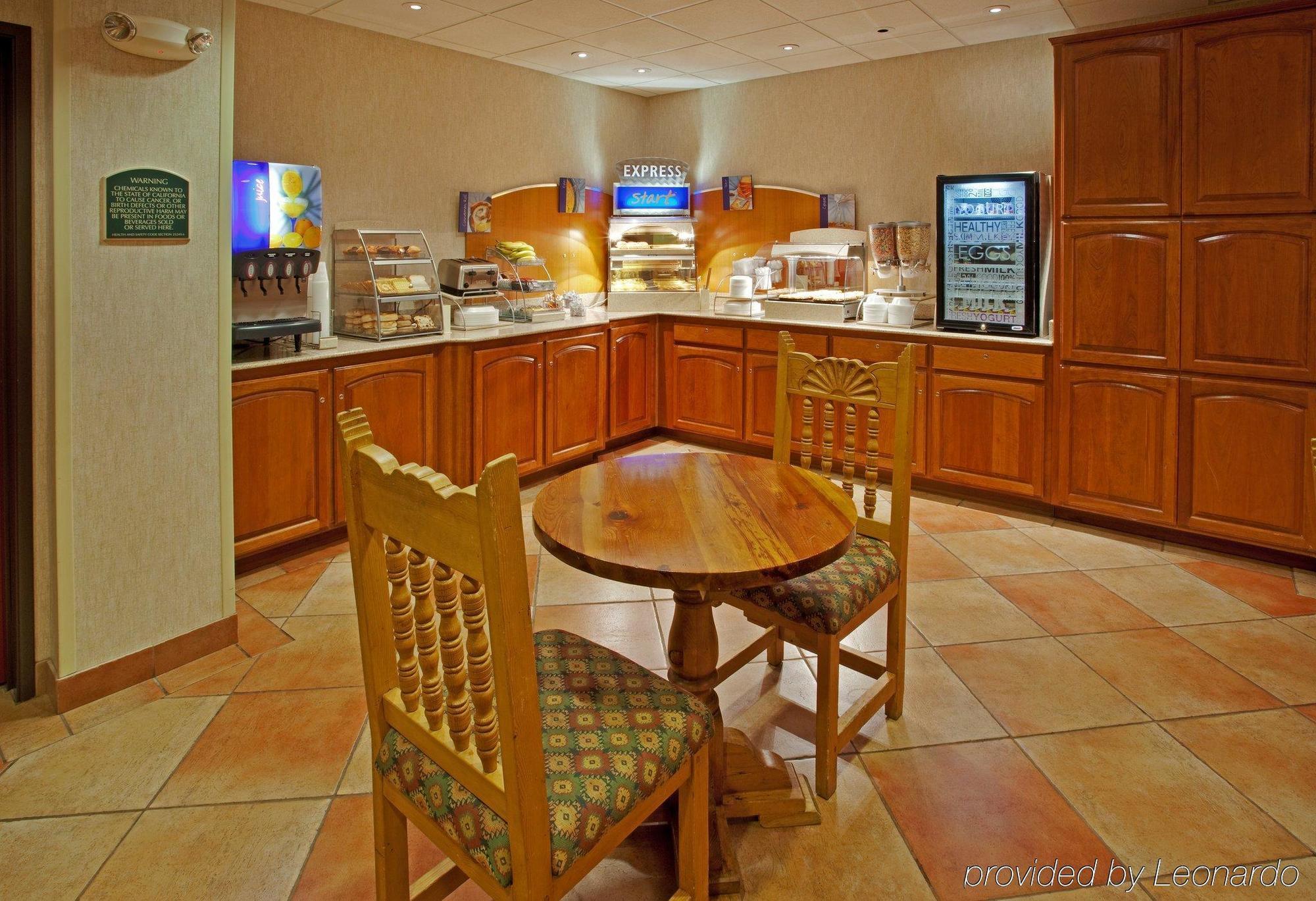 Holiday Inn Express Hotel & Suites Manteca By Ihg Exterior foto