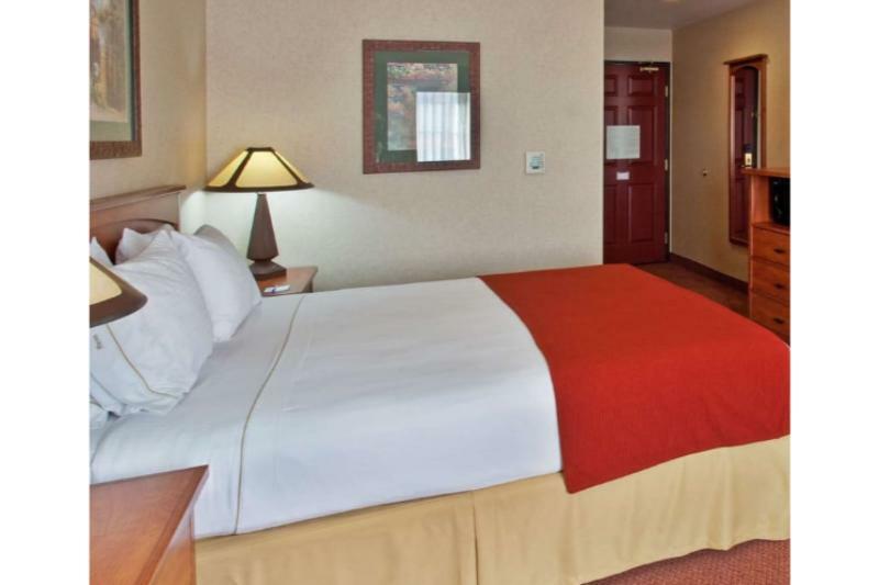 Holiday Inn Express Hotel & Suites Manteca By Ihg Exterior foto