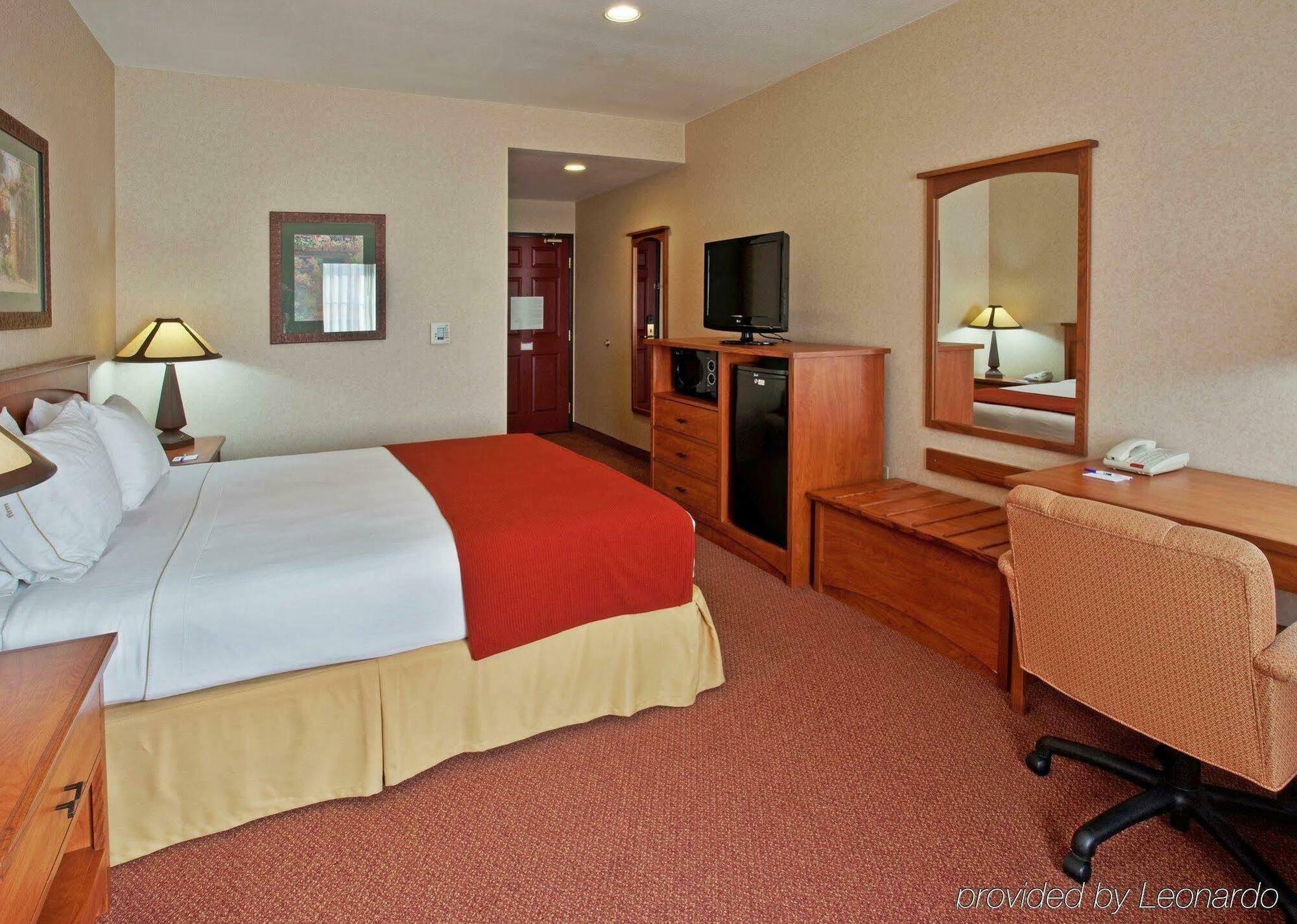 Holiday Inn Express Hotel & Suites Manteca By Ihg Exterior foto