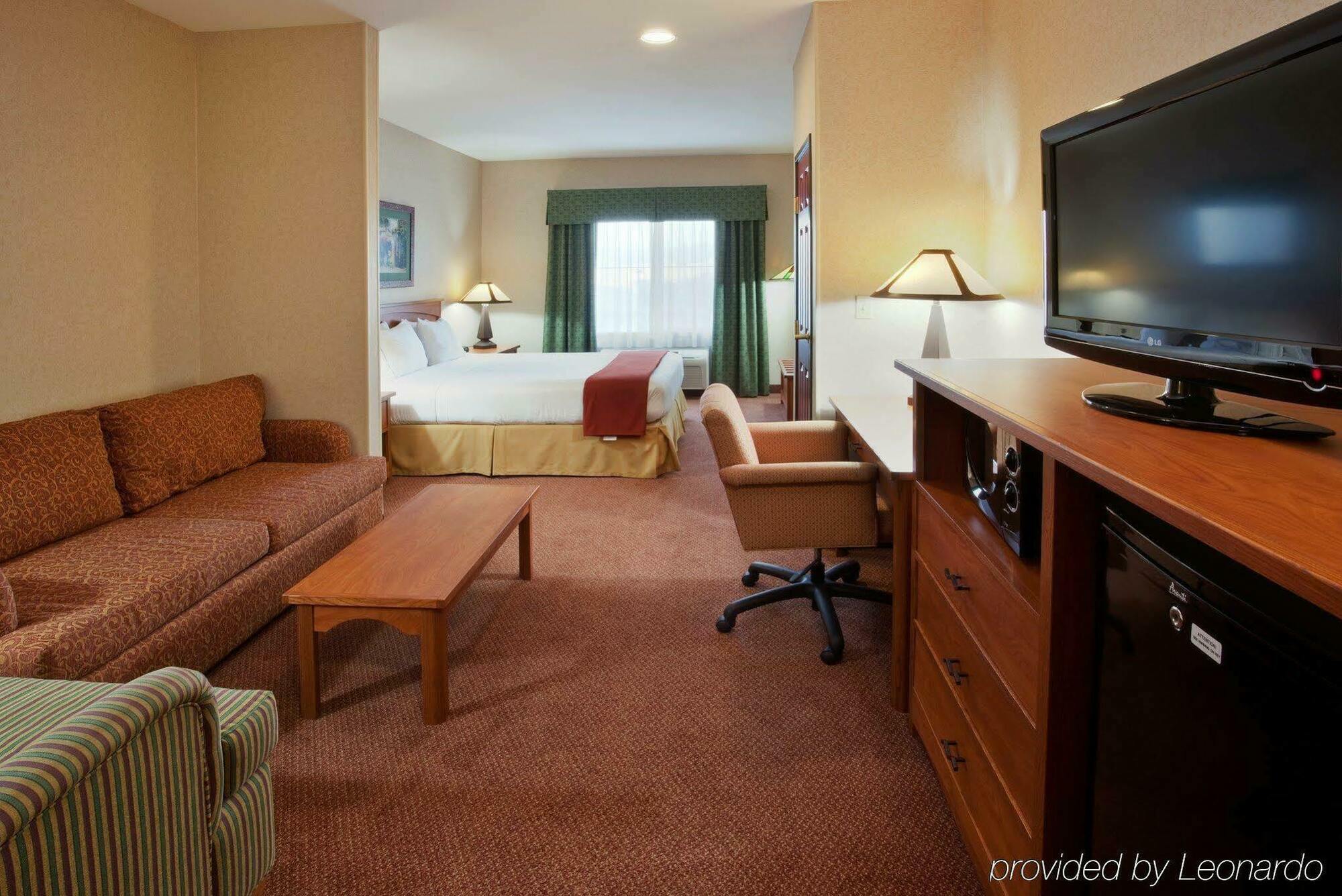 Holiday Inn Express Hotel & Suites Manteca By Ihg Exterior foto
