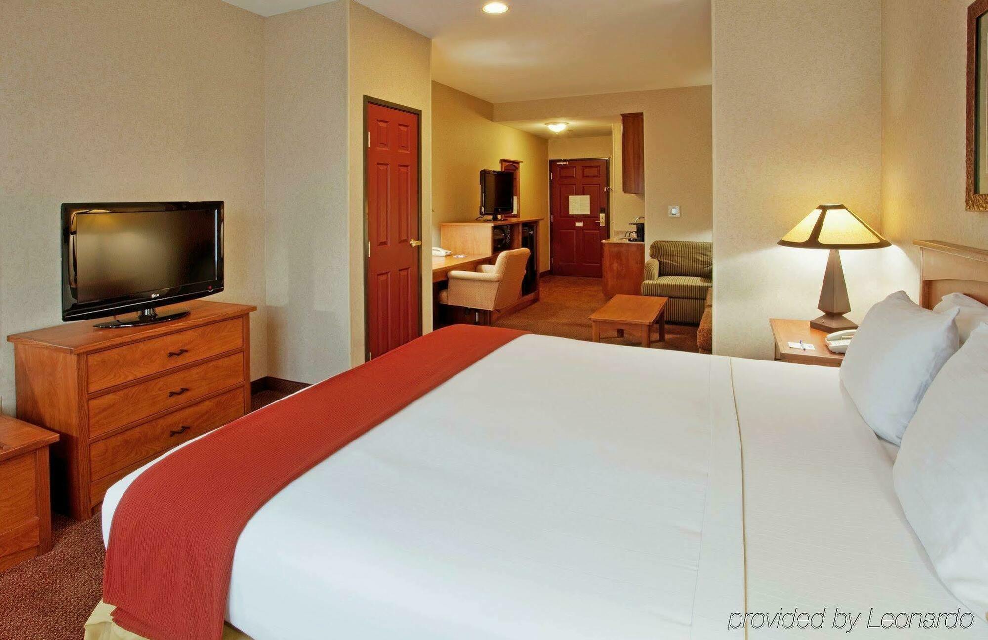 Holiday Inn Express Hotel & Suites Manteca By Ihg Exterior foto