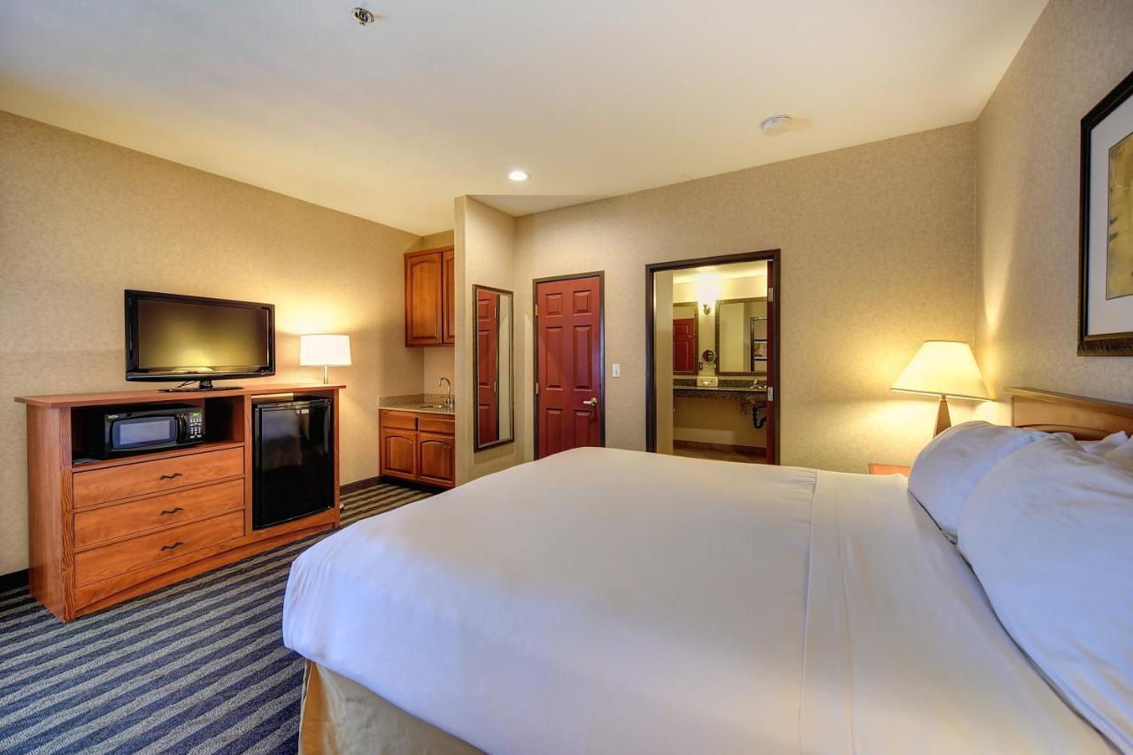 Holiday Inn Express Hotel & Suites Manteca By Ihg Exterior foto